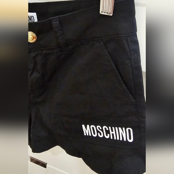 Moschino  Girls Logo Shorts - Picture 4 of 5